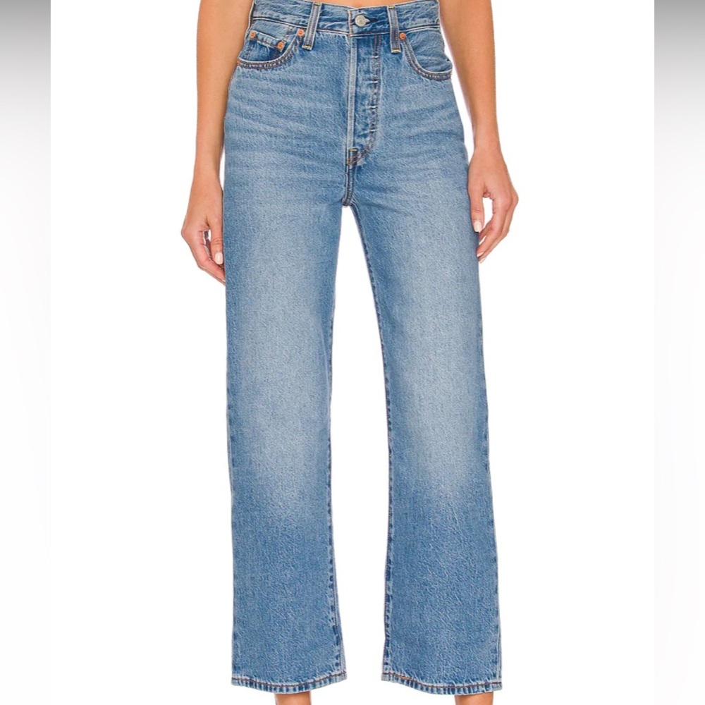 Levi’s rib cage straight